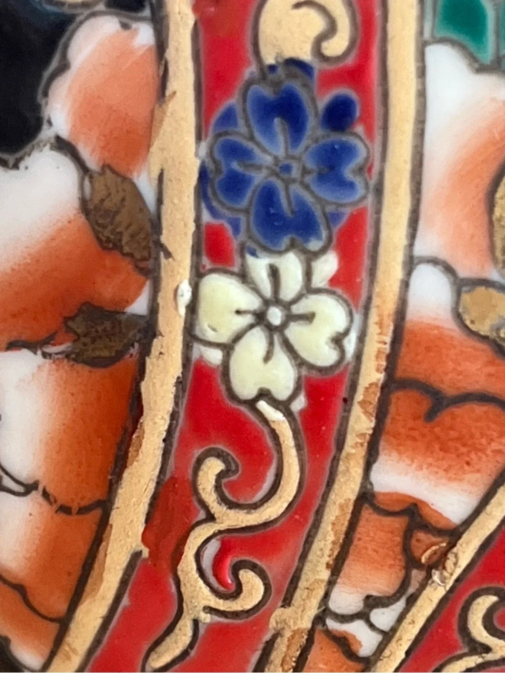 Vintage Chinese porcelainHand-Painted Oriental Foo Dog Bud Vase/ginger signed